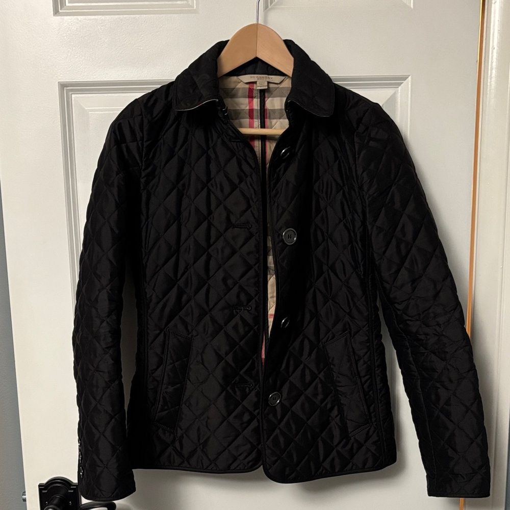 Classic Burberry Brit Black Quilted Jacket. size XS